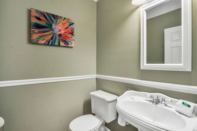 Building Photo - 1025 Peconic Bay Blvd