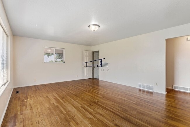 Building Photo - ? For Lease in Ogden, Utah – 3 Bed | 2 Bat...