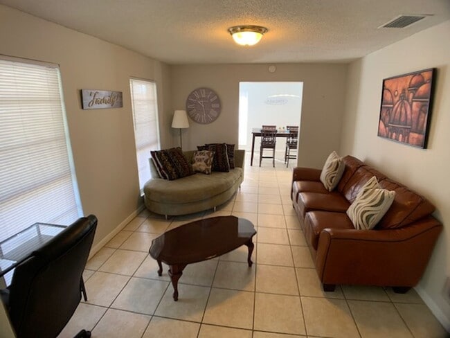 Building Photo - Charming 4-bedroom, 2-bath home in Colonial Park