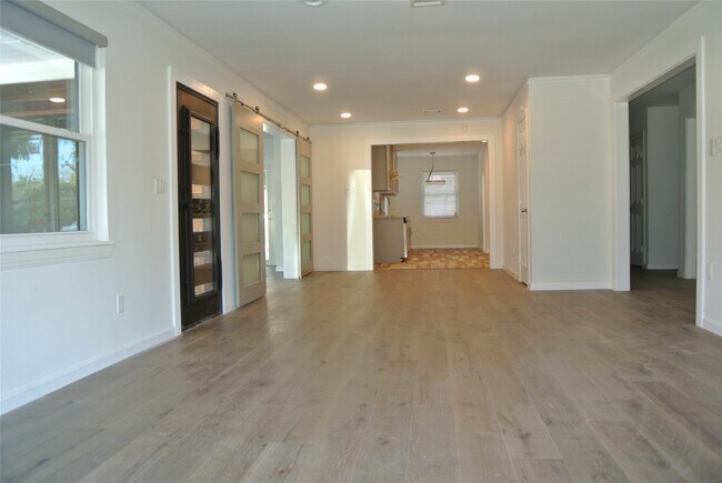 Building Photo - 7911 Greenbush St