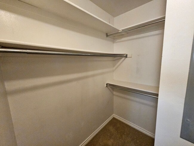 Building Photo - Available now ready for immediate move in