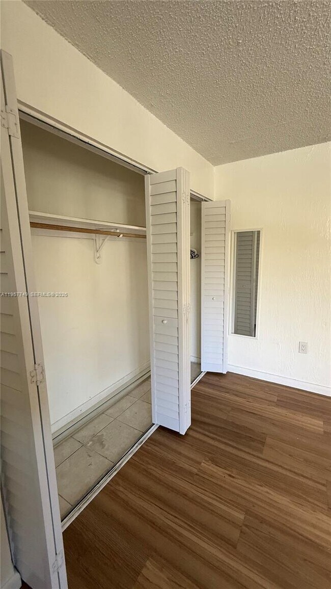 Building Photo - 10400 SW 108th Ave