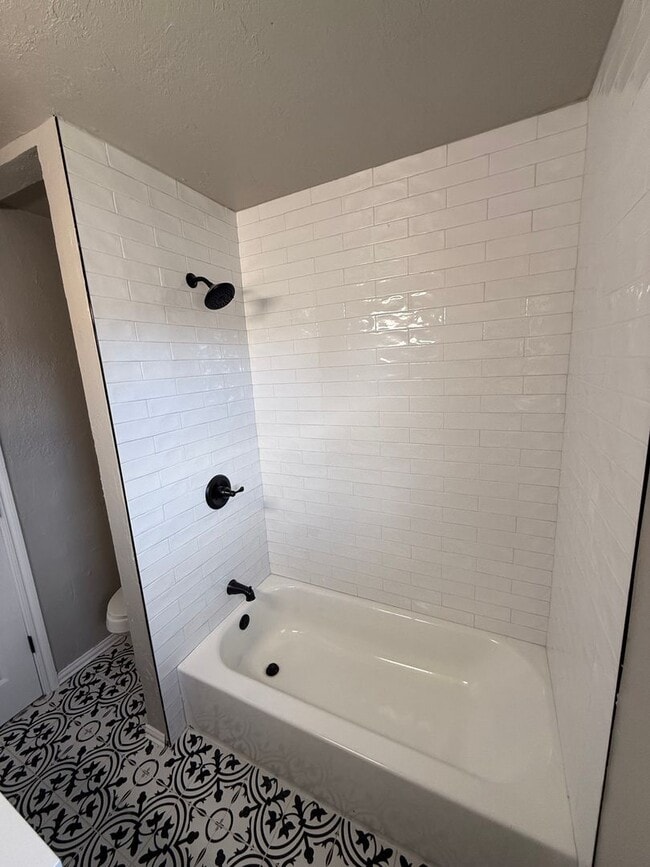 Building Photo - Charming 3-Bedroom Home with Bonus Room – Fully Updated and Move-In Ready!