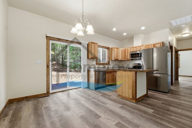 Building Photo - 130 Countryside Ln