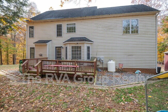 Building Photo - 79 River Run Ln