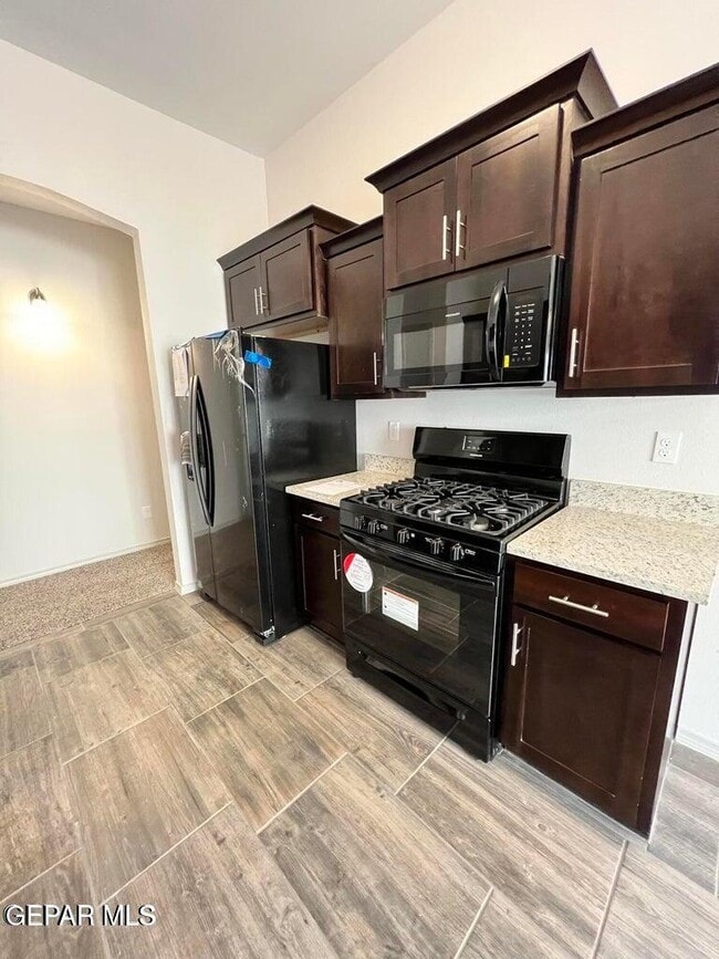 Building Photo - 461 Villa Ysleta