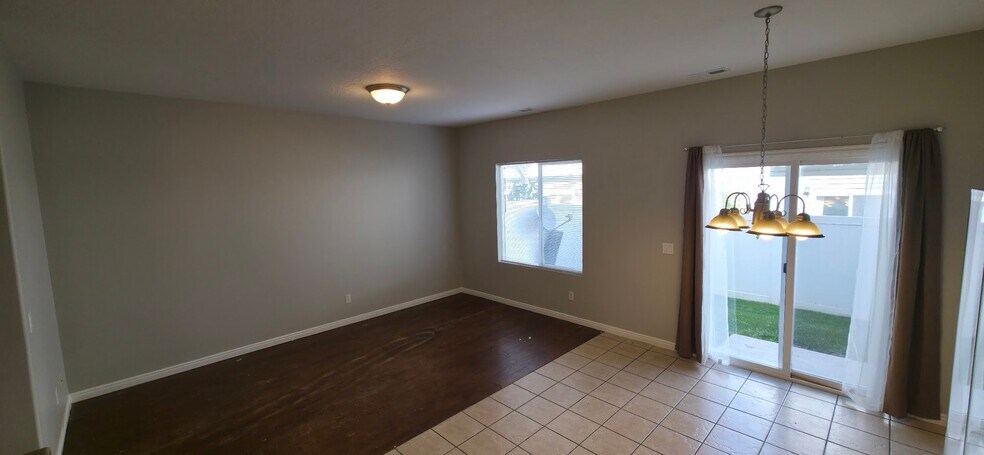 Building Photo - 2413 Big Village Ct