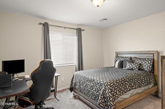 Building Photo - 12776 Hidden Edge Dr