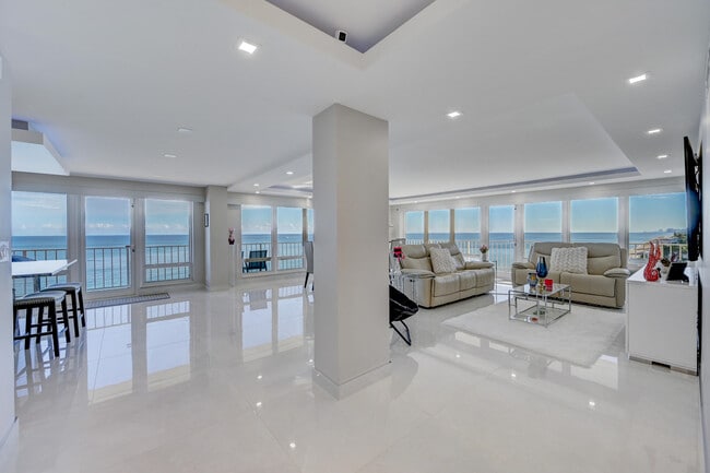 Building Photo - 4100 Galt Ocean Dr
