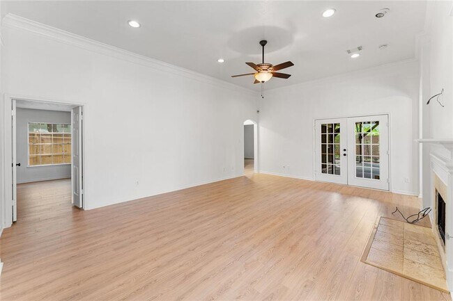 Building Photo - 2434 Blue Rose Dr