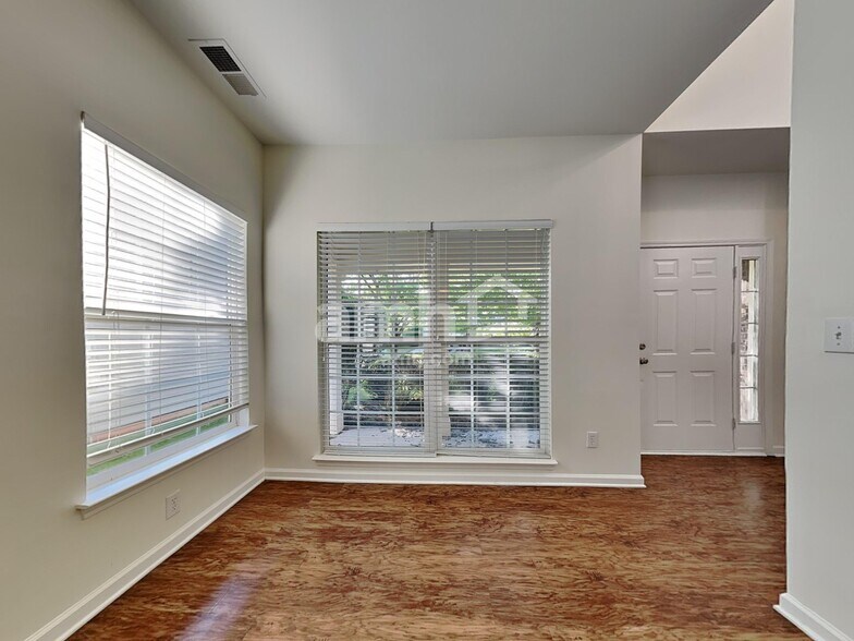 Building Photo - 129 Autry Ave