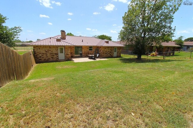 Building Photo - 1218 Christine Rd