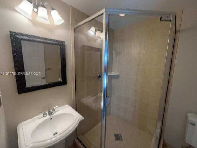 Building Photo - 409 SW 5th St