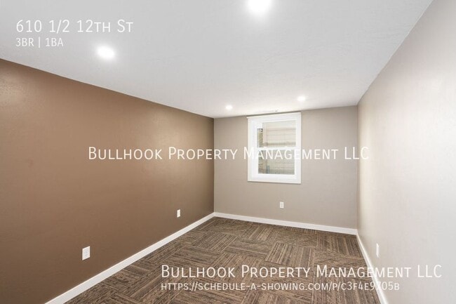 Building Photo - 610 1/2 12th St-
