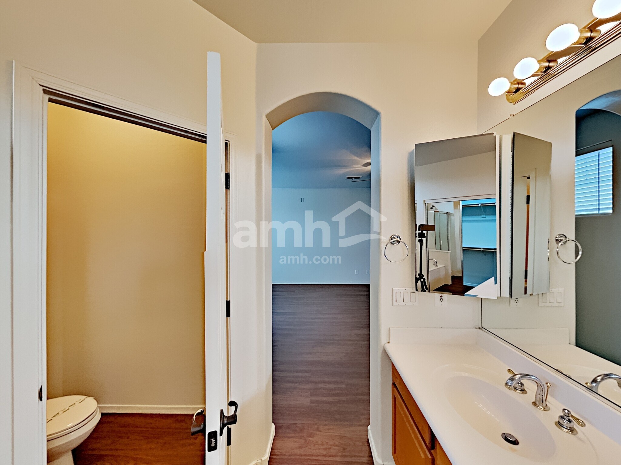 Building Photo - 2120 S Archer