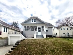 Building Photo - 5039 Miami St