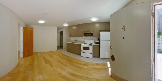 Building Photo - 2398 Parker St