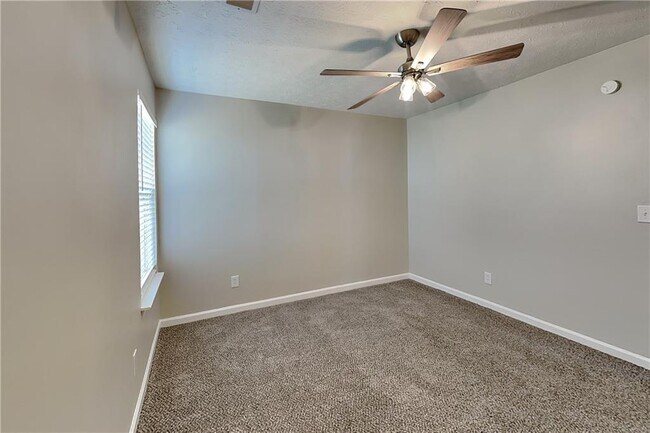Building Photo - 41 Meadow Crest Way