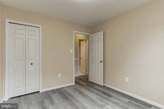 Building Photo - 10107 Galsworthy Pl