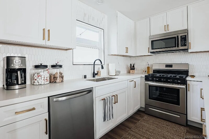 Building Photo - 1231 Center Ave