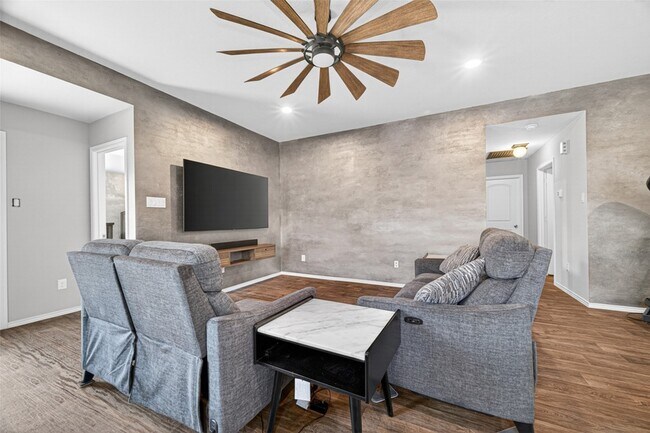 Building Photo - 40347 Blossom Vly Ln