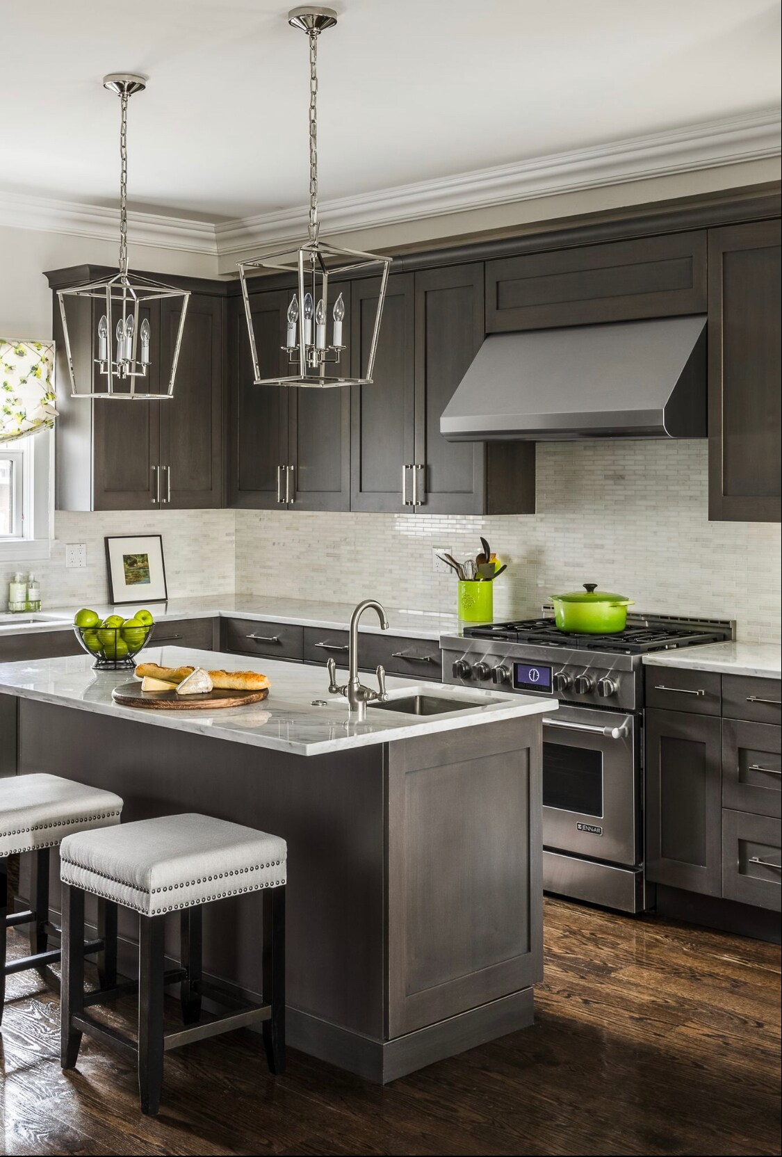 Kitchen with island - 846 E Broadway