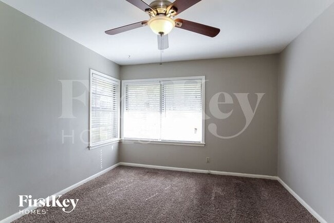 Building Photo - 5506 Berry Creek Dr
