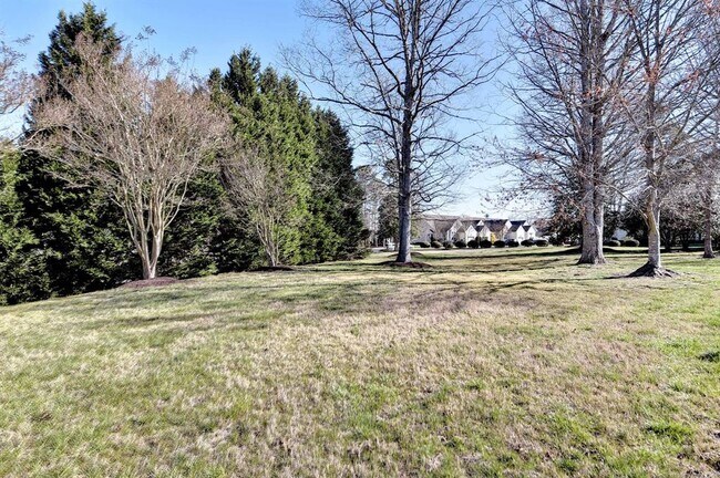 Building Photo - 8321 Barons Ct