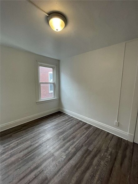 Building Photo - 136 S Spring Ave