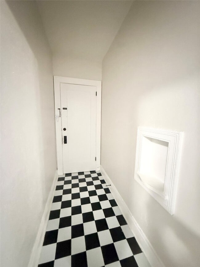 Building Photo - 3920 Fannin St