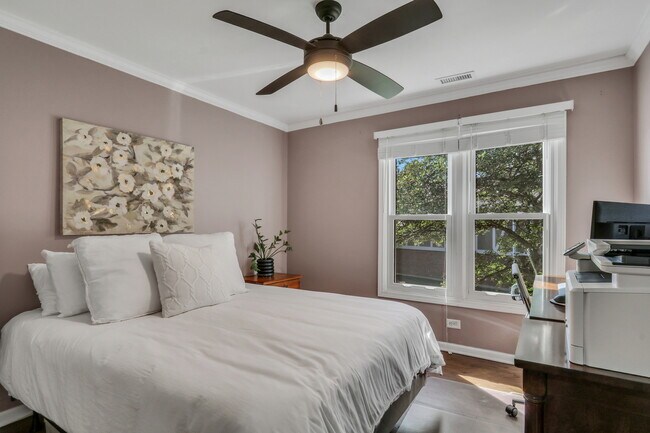 Building Photo - 215 Coventry Cir