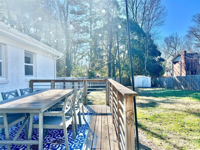 Building Photo - 3205 Brixton Ct