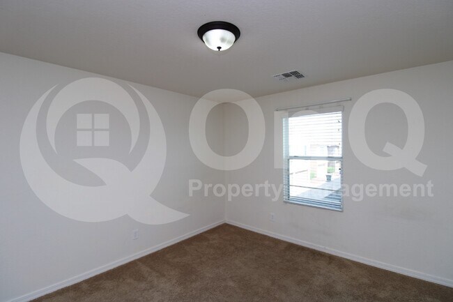 Building Photo - 3939 E Edna Dr