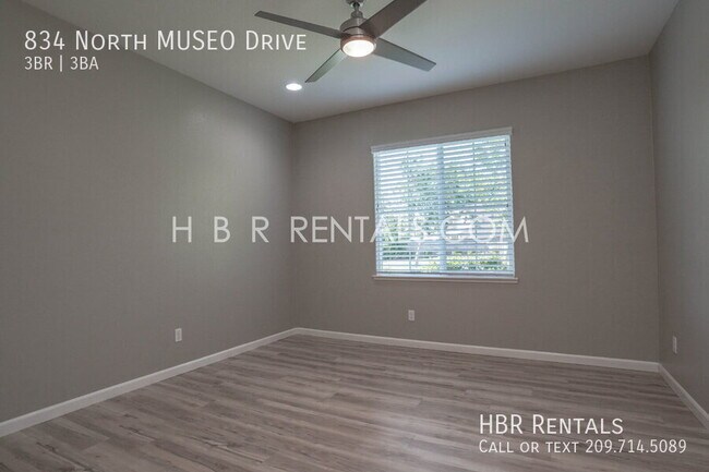 Building Photo - 834 N MUSEO Dr