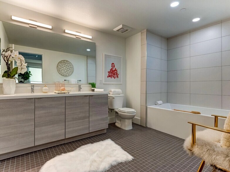 Building Photo - 1330 Federal Ave