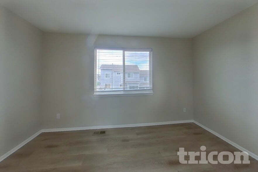 Building Photo - 6427 Jules Dr