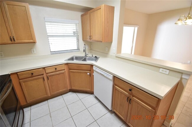 Building Photo - 6146 Olivedale Dr