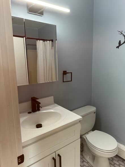 Bath - 153 Burmont Rd