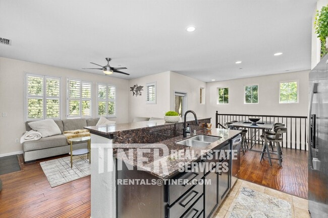 Building Photo - 506 Monet Ln