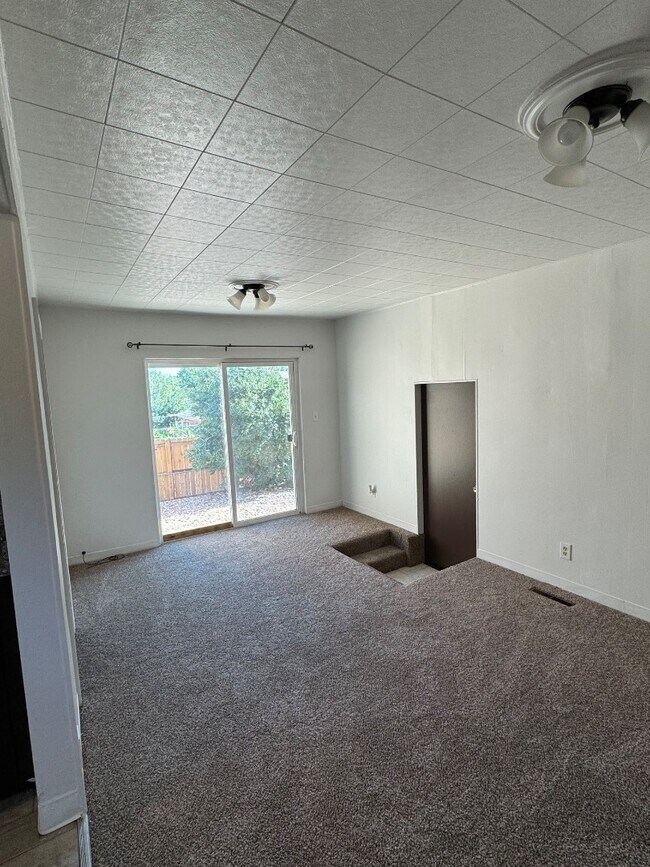 Building Photo - 1690 S Dale Ct
