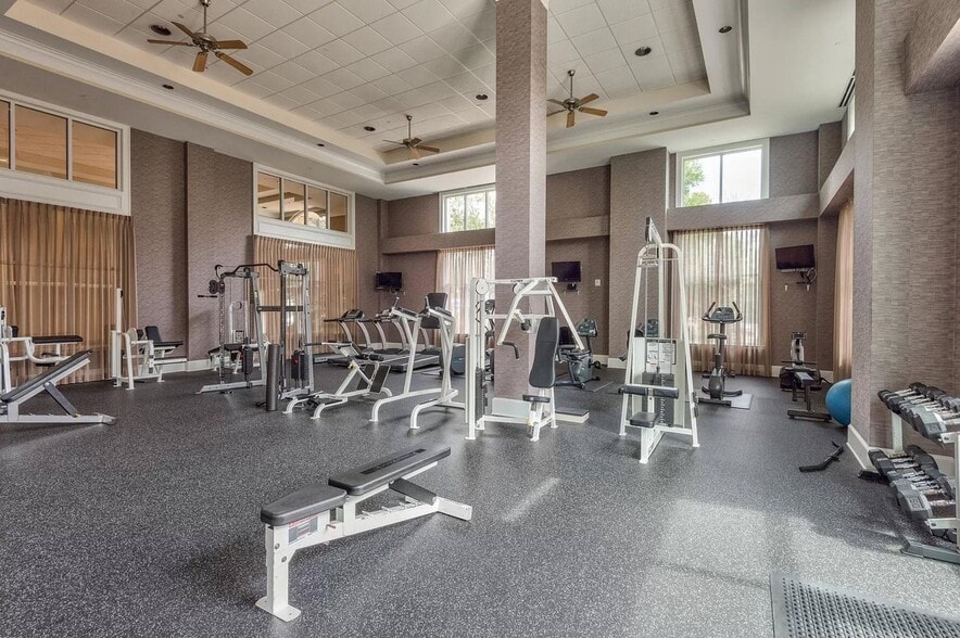 Building Photo - 3820 Roswell Rd NE Unit 916