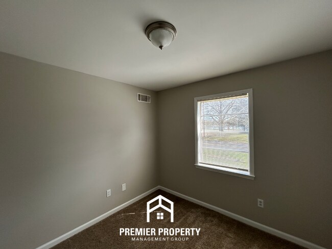 Building Photo - Spacious 3BR/2BA Home in Walls, MS | Brick Fireplace & Large Fenced Backyard