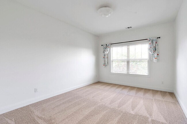 Building Photo - 2635 Azalea Bluff Dr