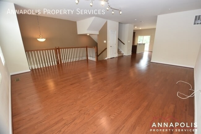 Building Photo - 1013 Red Clover Rd