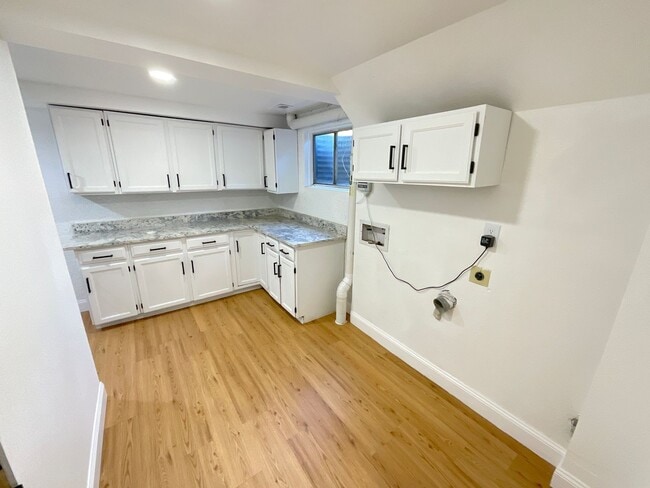 Building Photo - 4 Bedroom Home Available Near E Cheyenne M...