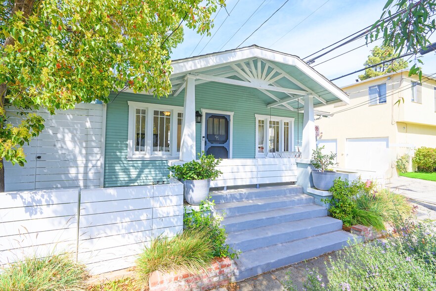 House :) - 2213 Arizona Ave