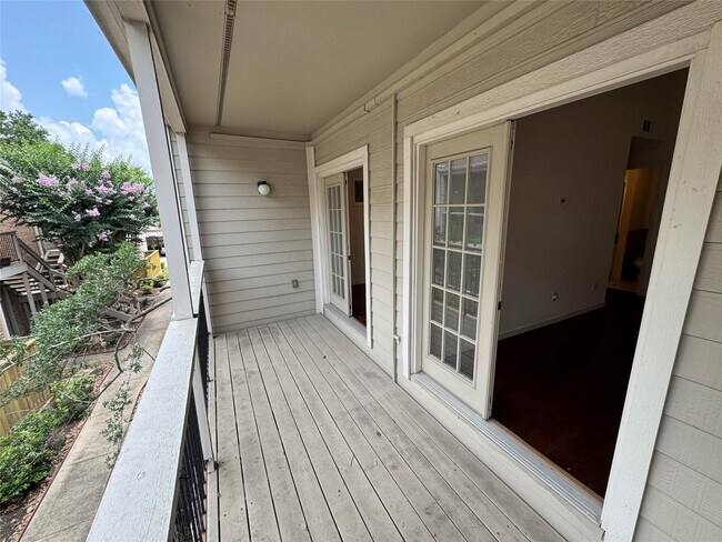 Building Photo - 2001 Bering Dr