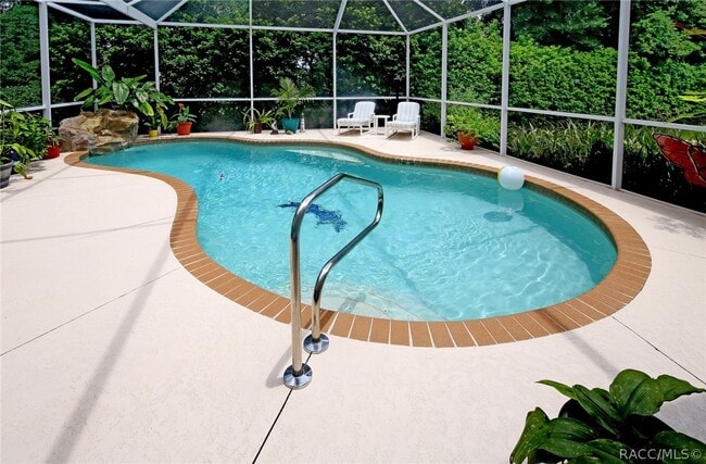 Building Photo - 559 W Doerr Path