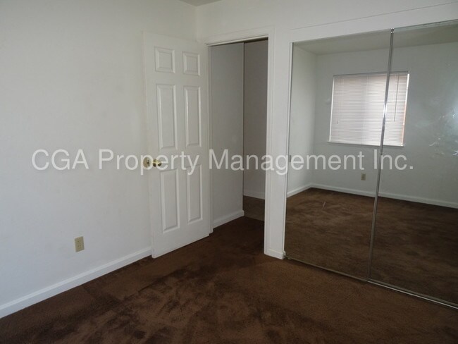 Building Photo - Cute 3 bedroom 2 bath in Antelope!