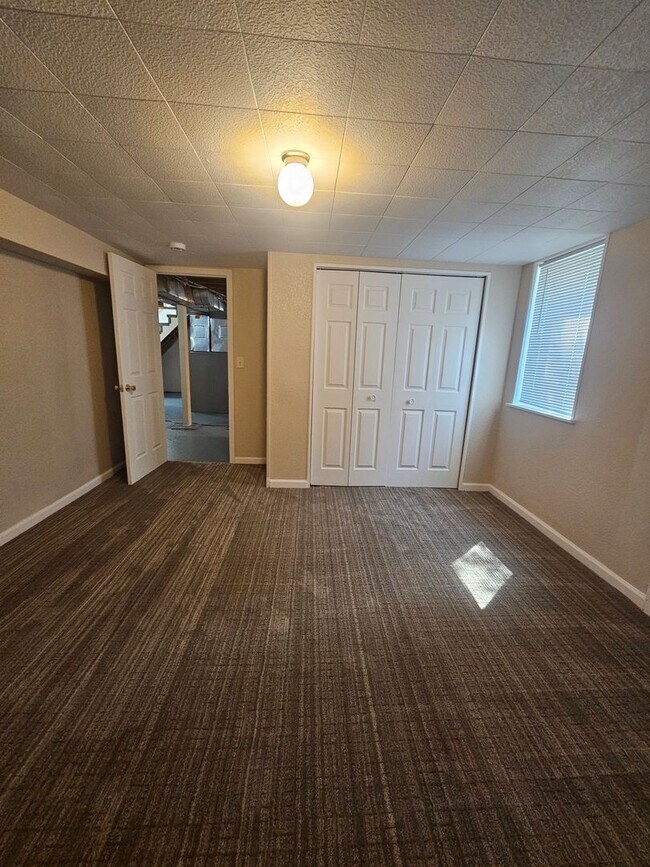 Building Photo - 606 Haines Ave